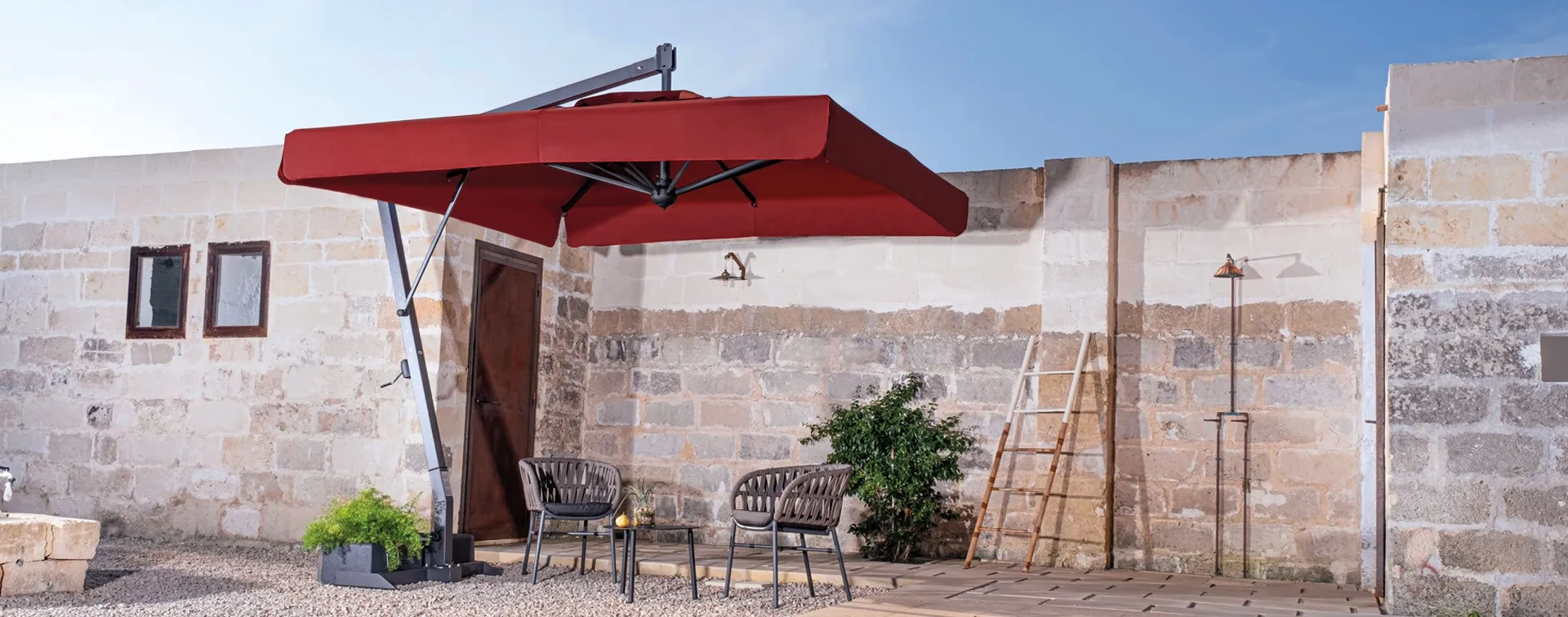 Lateral arm umbrellas italian design | Side post parasols