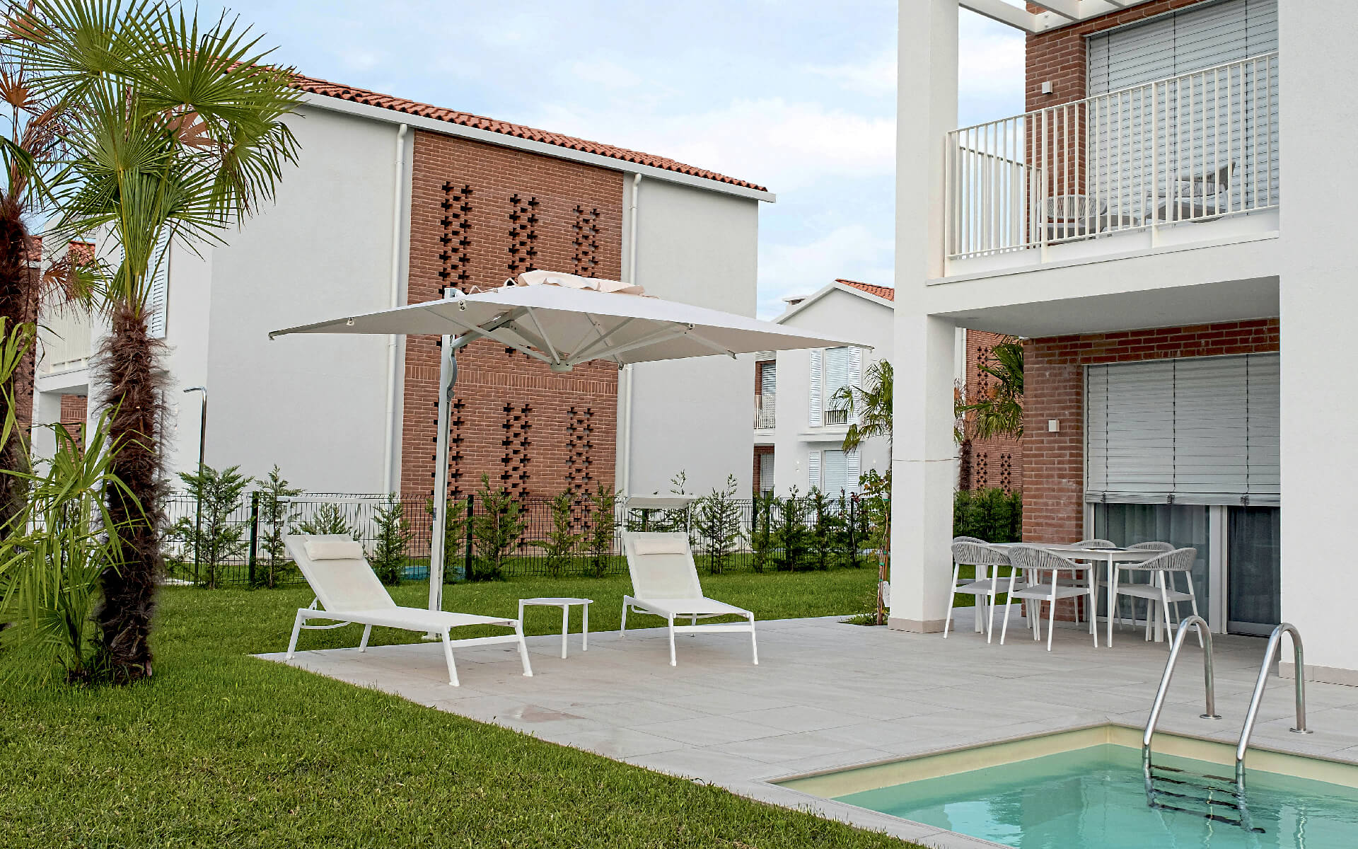 QUICK STAR Ombrellone Da Balcone Rettangolare Pieghevole 2x1,25m - Colore Terra Con Mantovana - Con Custodia Protettiva - Altezza Regolabile